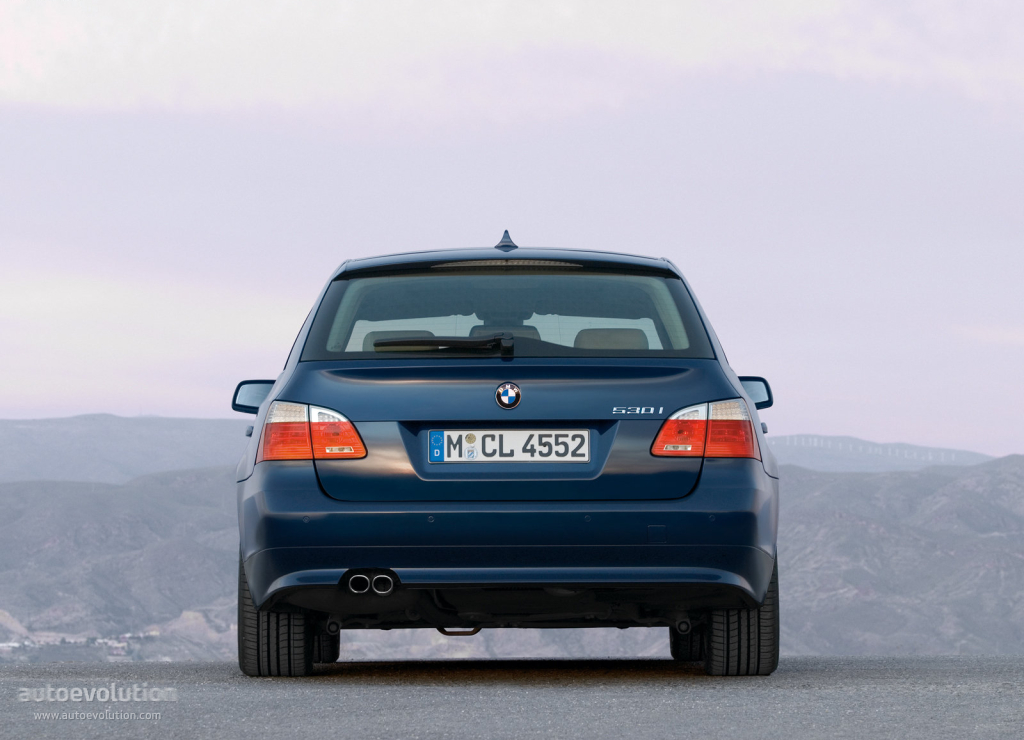 Bmw 5 Series Touring photo 9