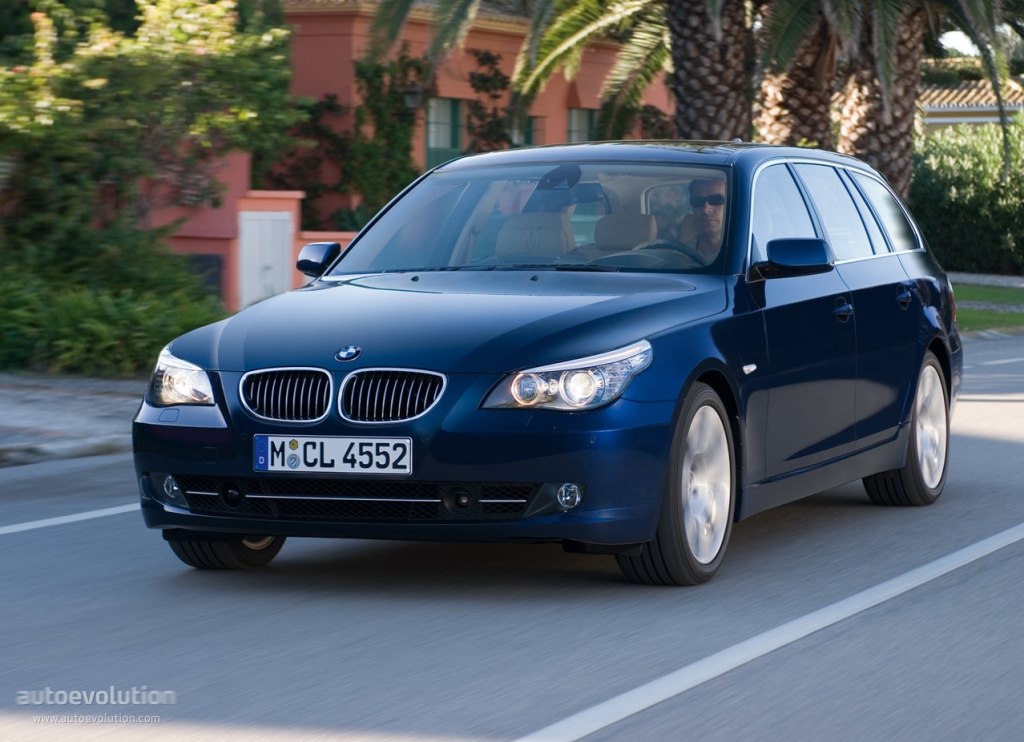 Bmw 5 Series Touring photo 2