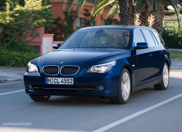 Bmw 5 Series Touring photo 2