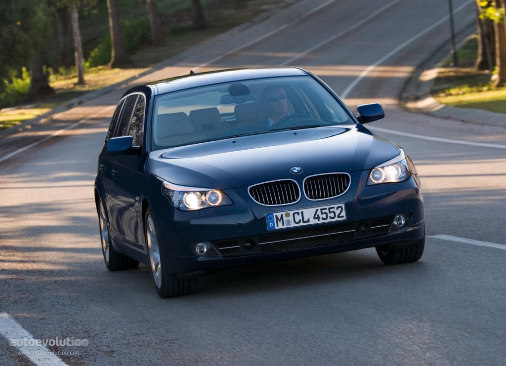 Bmw 5 Series Touring photo 3