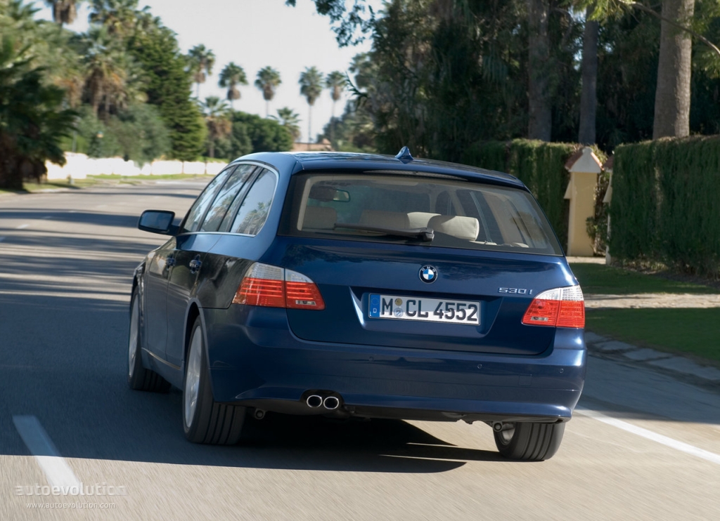 Bmw 5 Series Touring photo 6