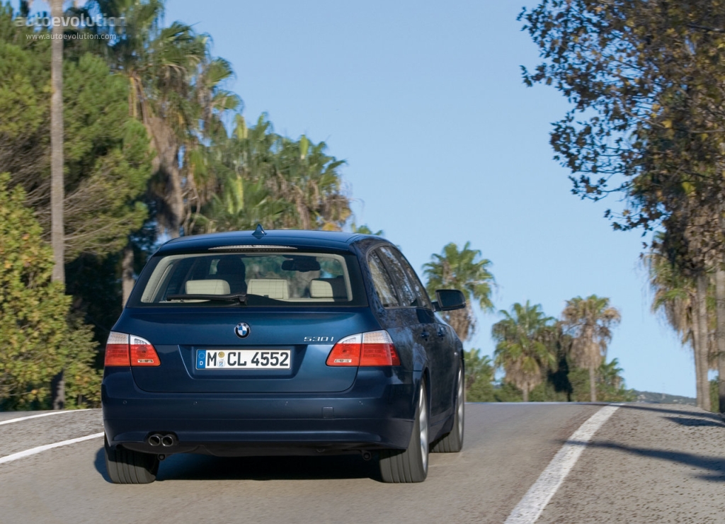 Bmw 5 Series Touring photo 7