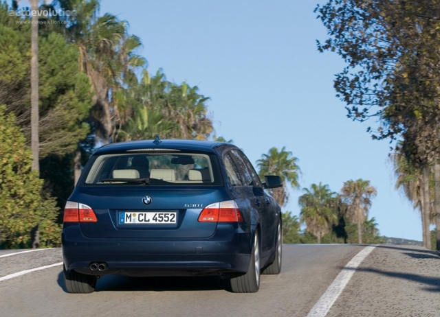 Bmw 5 Series Touring photo 7