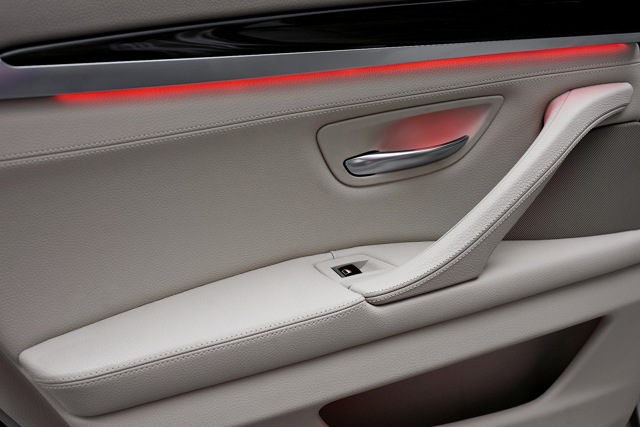 Bmw 5 Series Touring photo 53