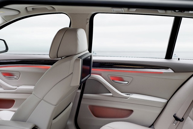 Bmw 5 Series Touring photo 54