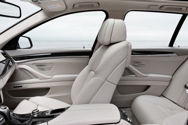 Bmw 5 Series Touring photo 55
