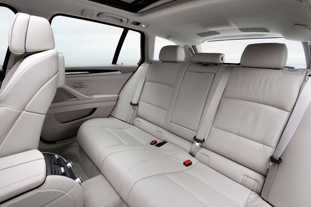 Bmw 5 Series Touring photo 56