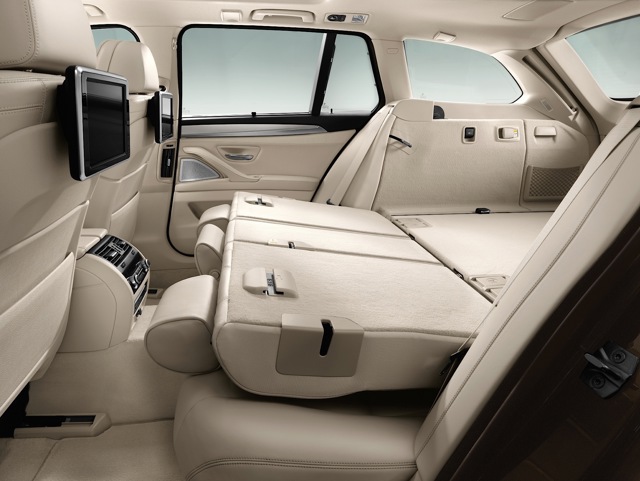 Bmw 5 Series Touring photo 70