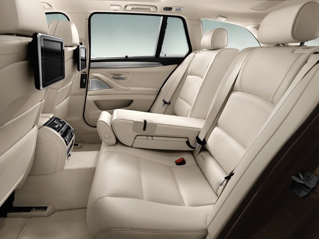 Bmw 5 Series Touring photo 71