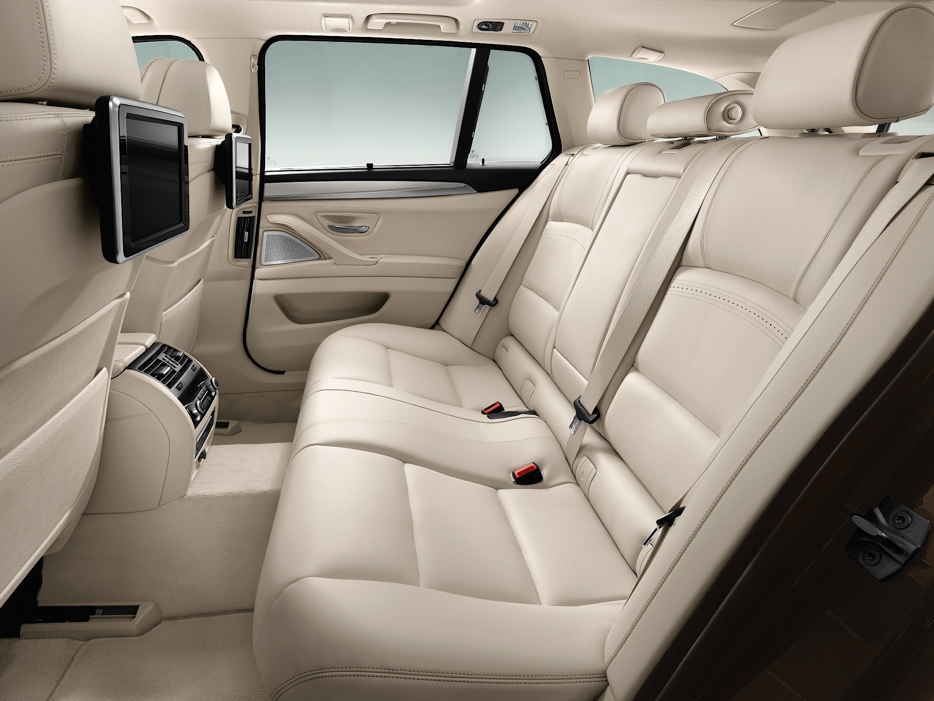 Bmw 5 Series Touring photo 72