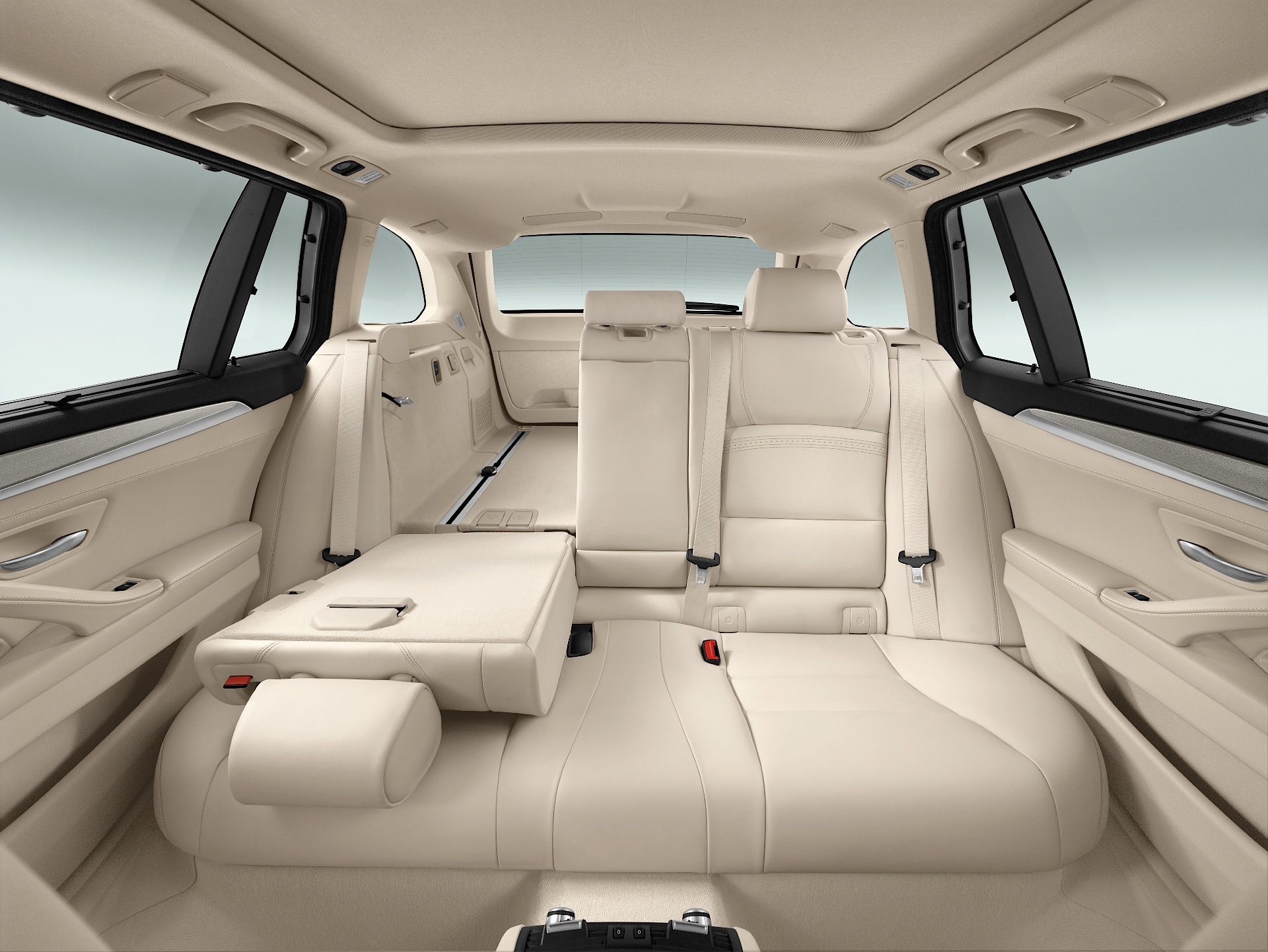 Bmw 5 Series Touring photo 74