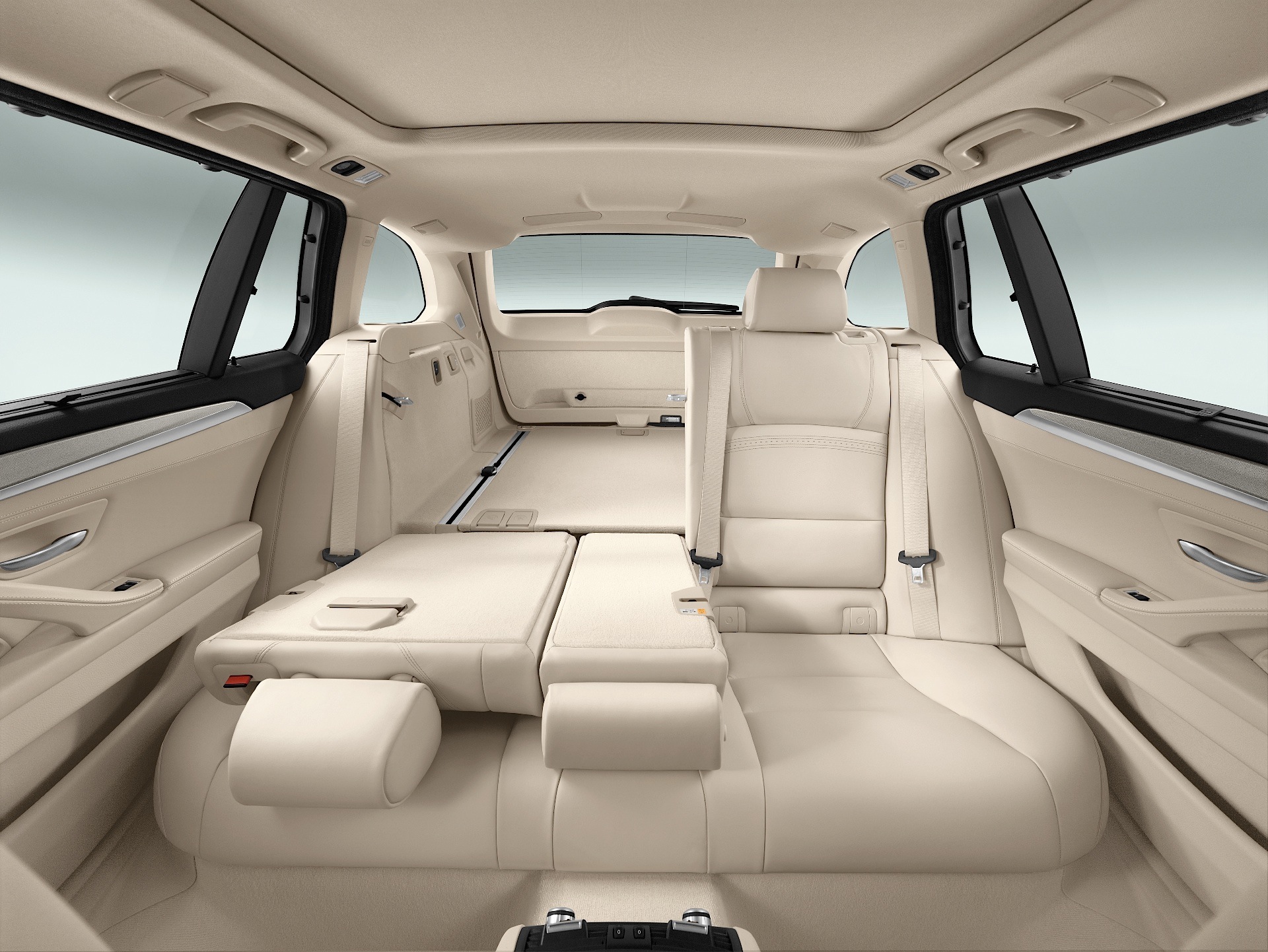 Bmw 5 Series Touring photo 75