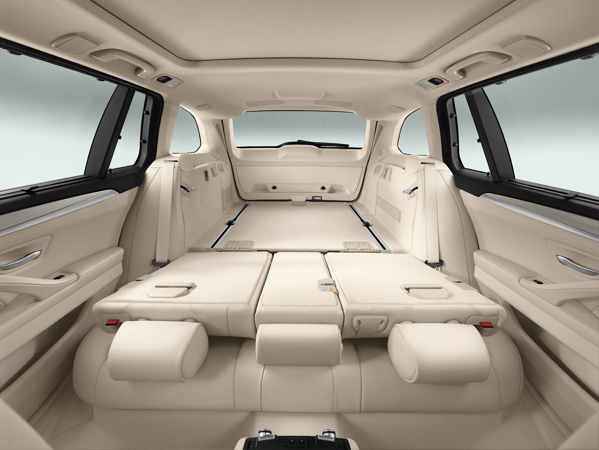 Bmw 5 Series Touring photo 76