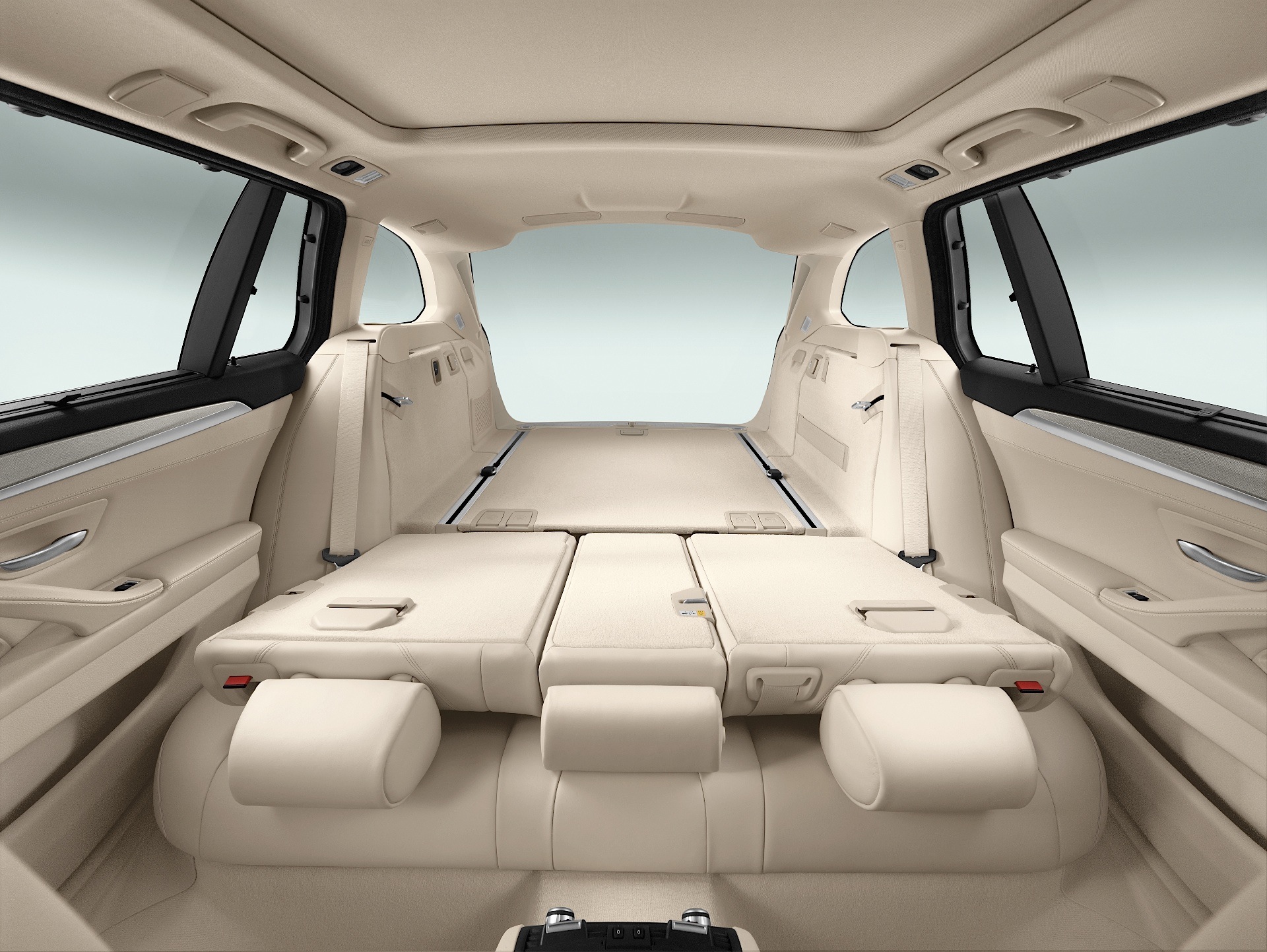 Bmw 5 Series Touring photo 79