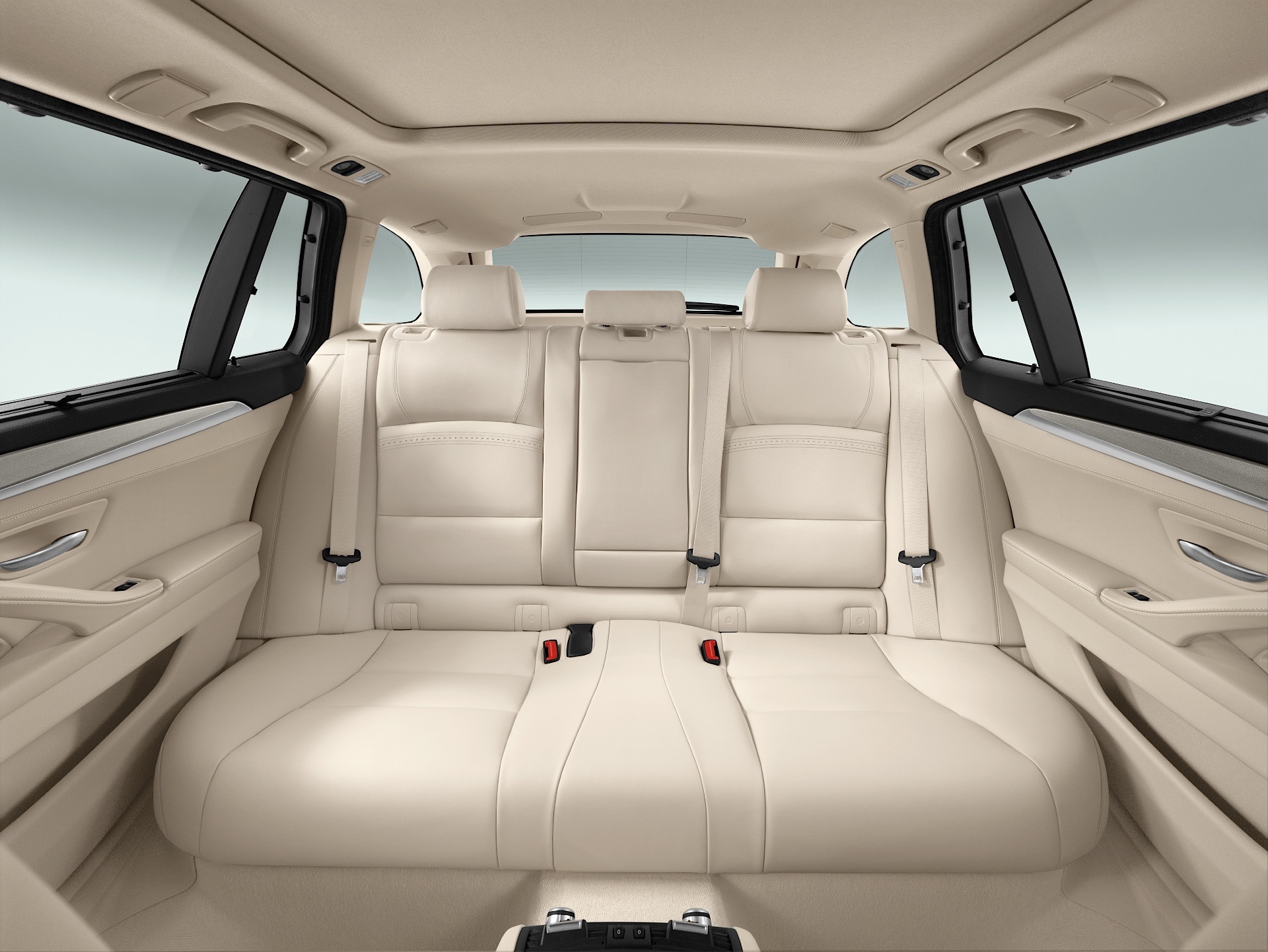 Bmw 5 Series Touring photo 80