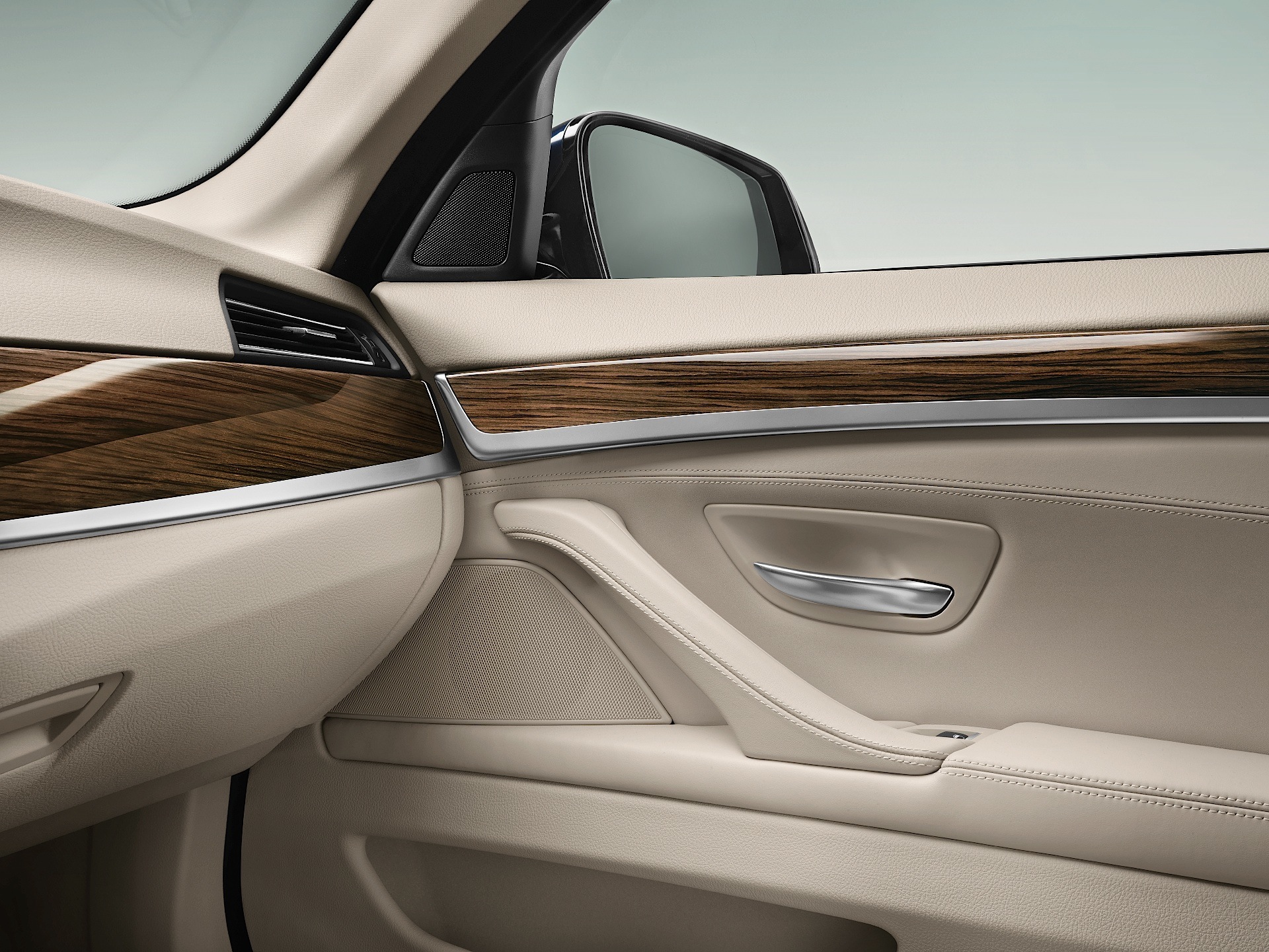 Bmw 5 Series Touring photo 82