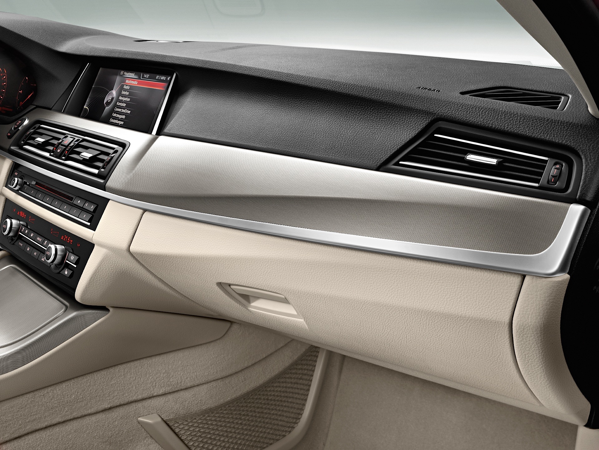 Bmw 5 Series Touring photo 89