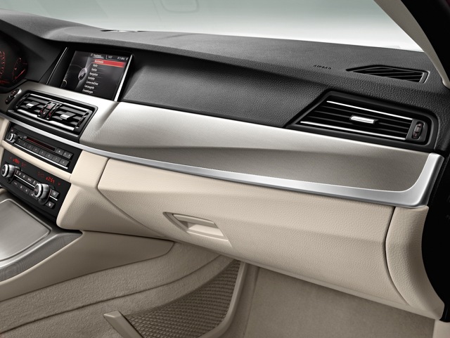 Bmw 5 Series Touring photo 89
