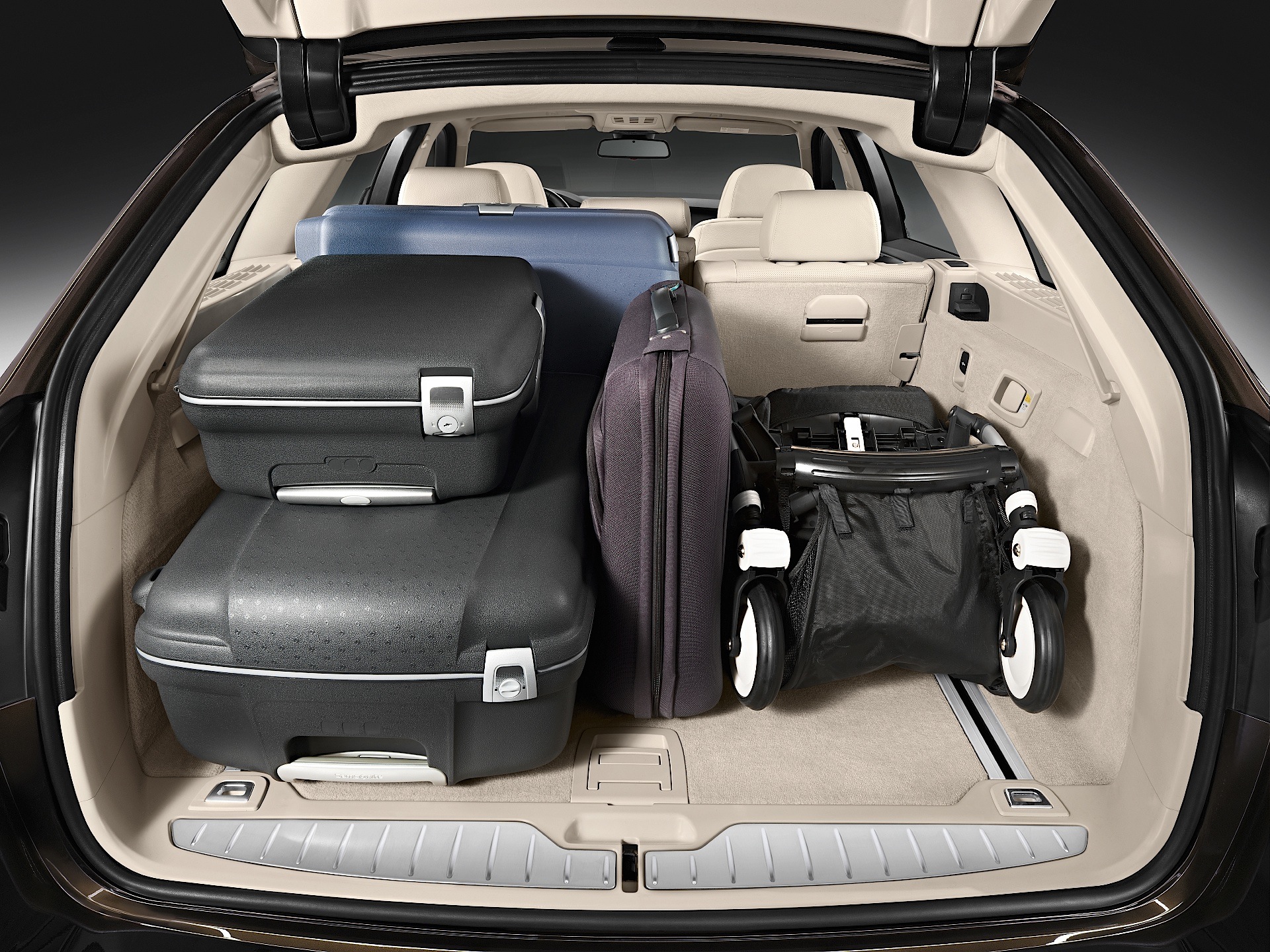 Bmw 5 Series Touring photo 93