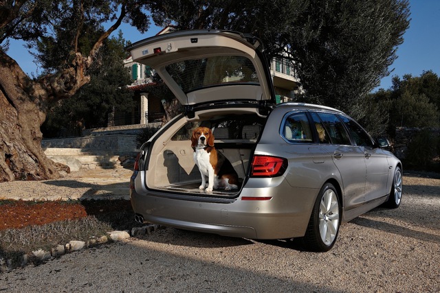Bmw 5 Series Touring photo 1