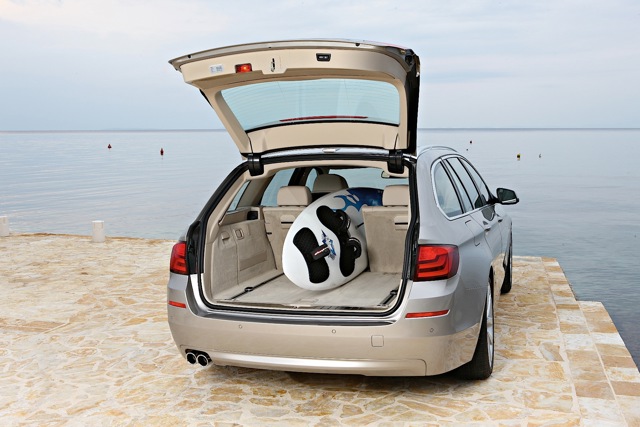 Bmw 5 Series Touring photo 6