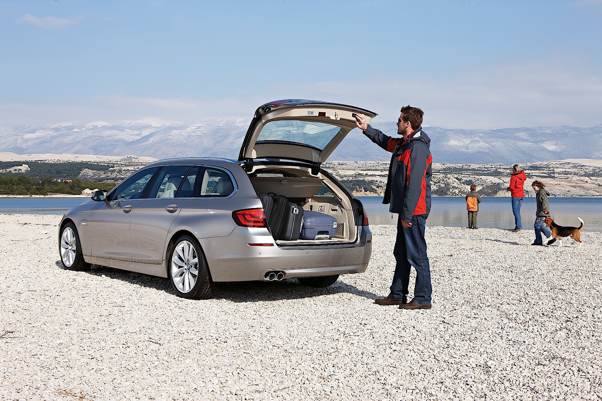 Bmw 5 Series Touring photo 7