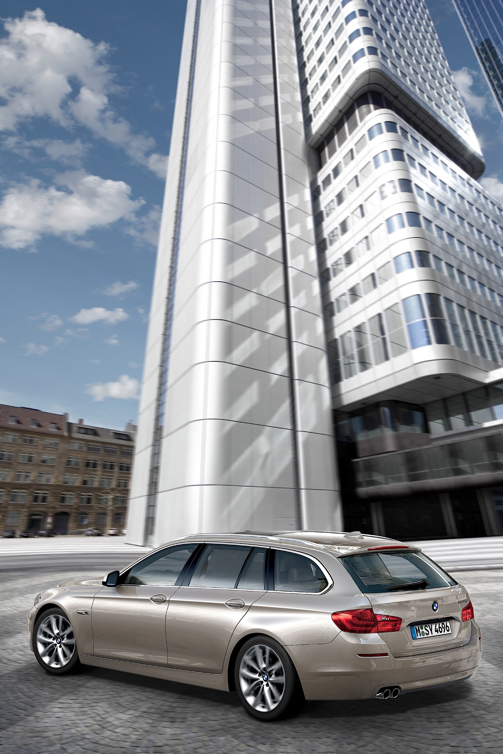 Bmw 5 Series Touring photo 22
