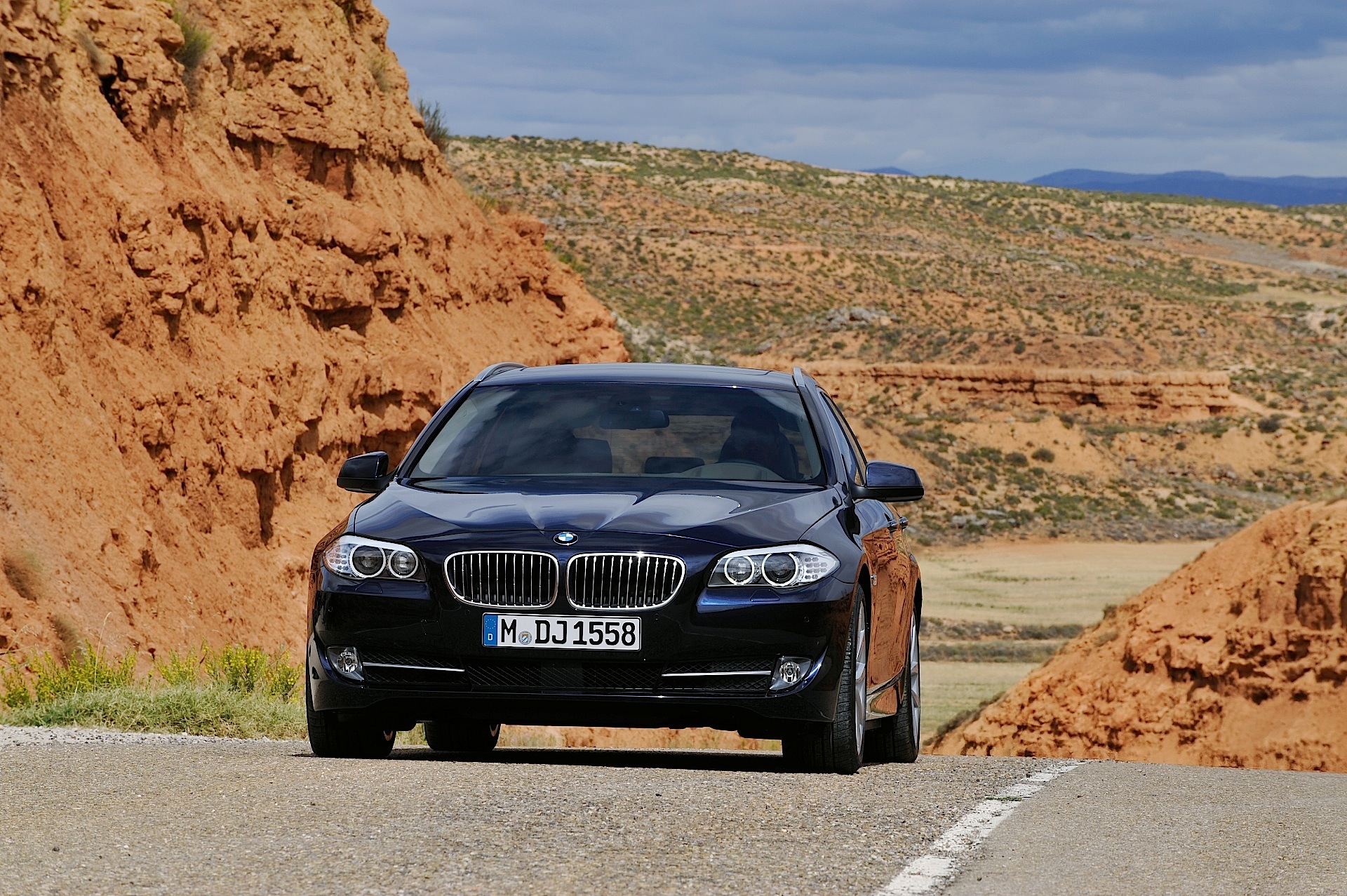 Bmw 5 Series Touring photo 39