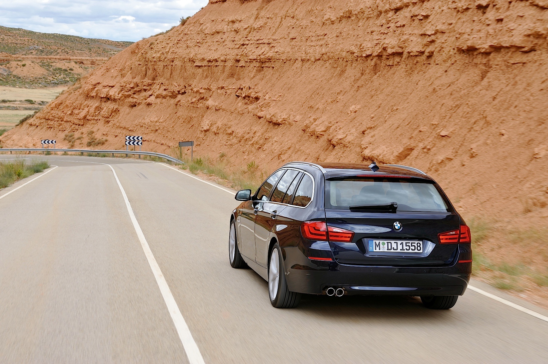 Bmw 5 Series Touring photo 40