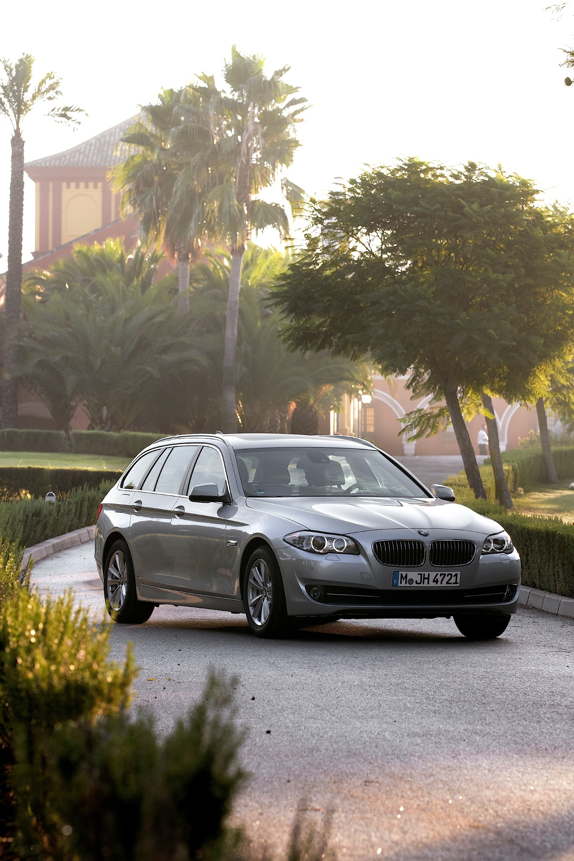 Bmw 5 Series Touring photo 45