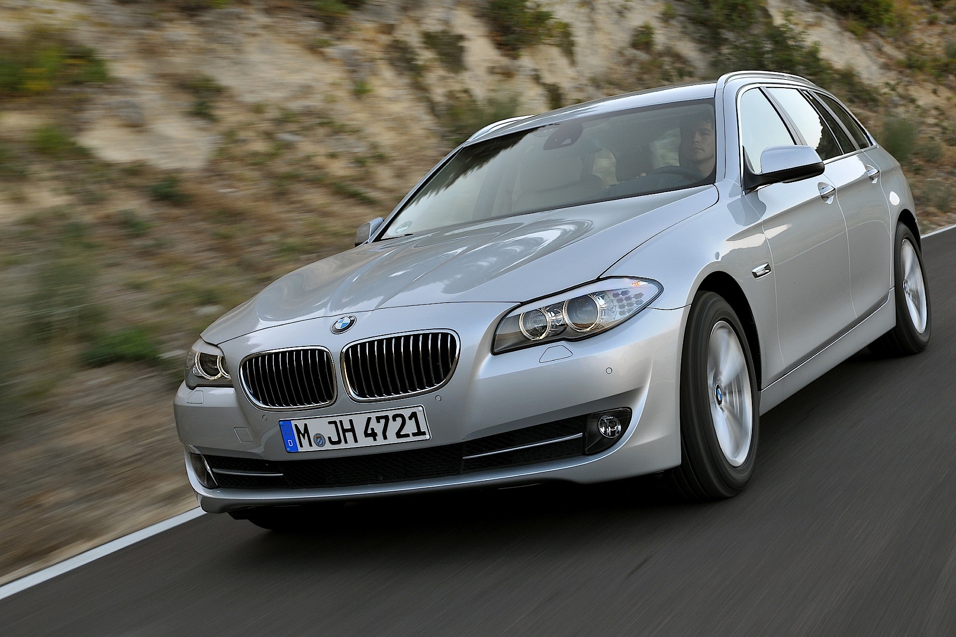 Bmw 5 Series Touring photo 47