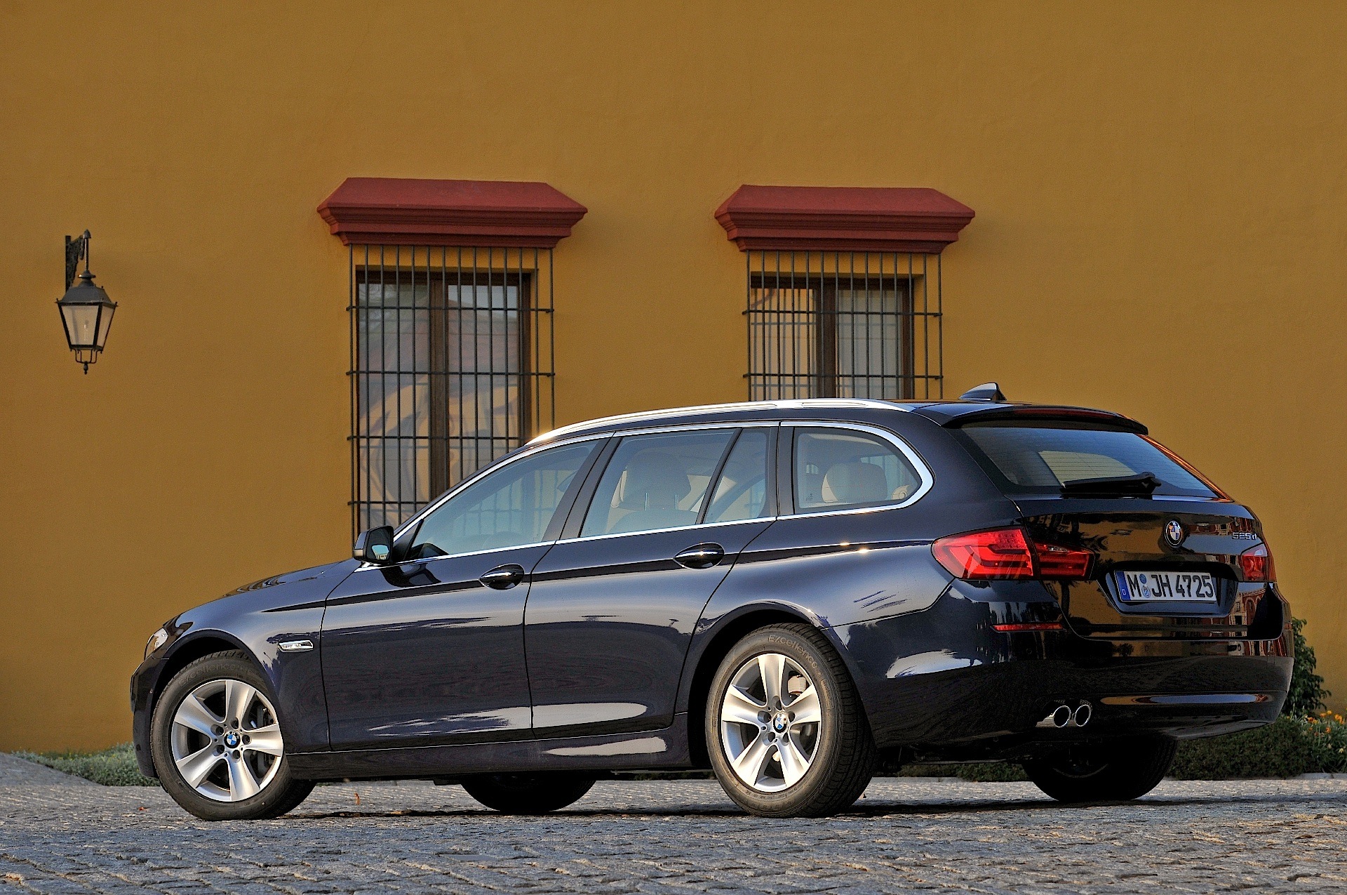 Bmw 5 Series Touring photo 51