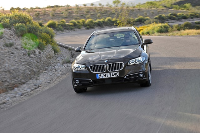 Bmw 5 Series Touring foto 26