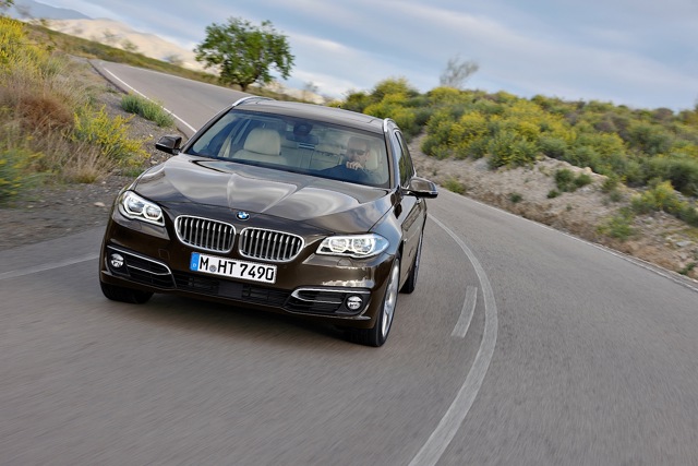 Bmw 5 Series Touring foto 30