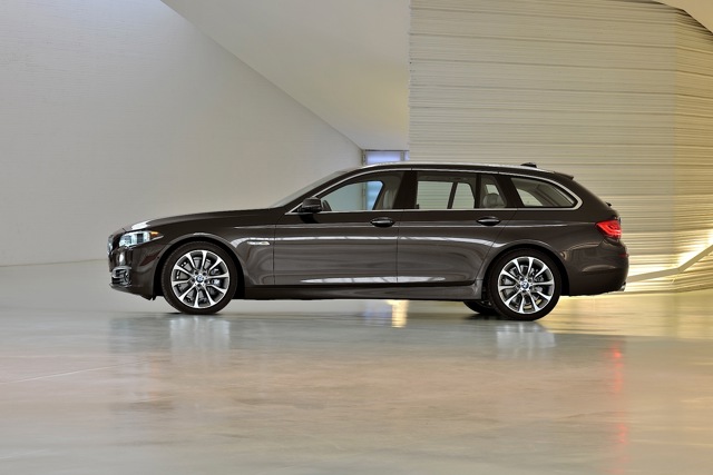 Bmw 5 Series Touring foto 34