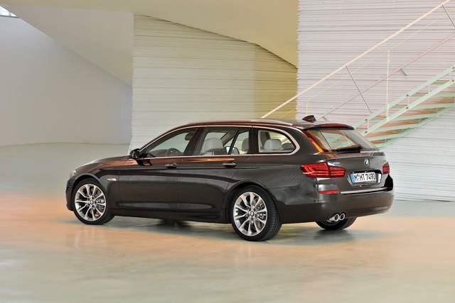 Bmw 5 Series Touring foto 35