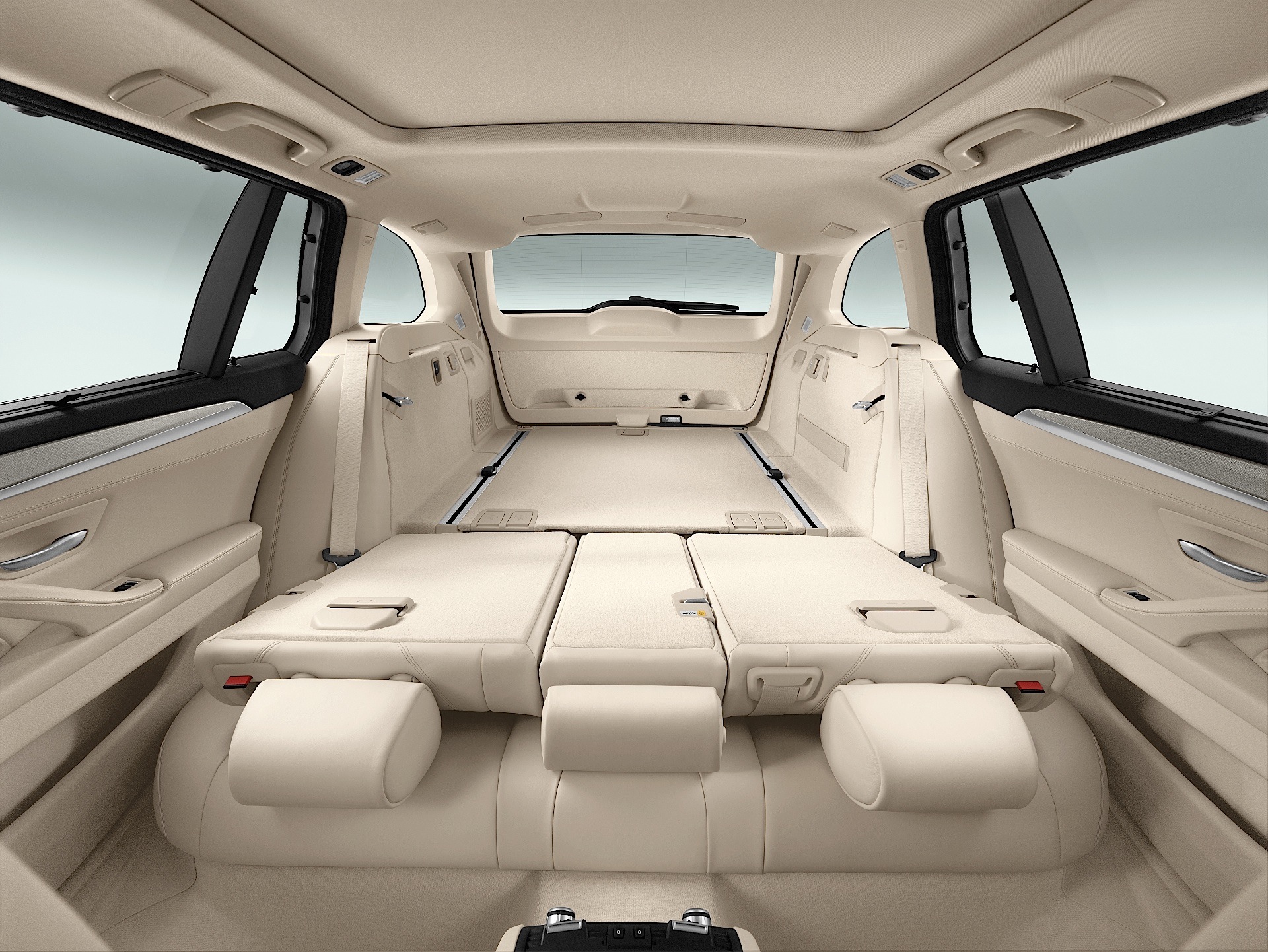 Bmw 5 Series Touring photo 54