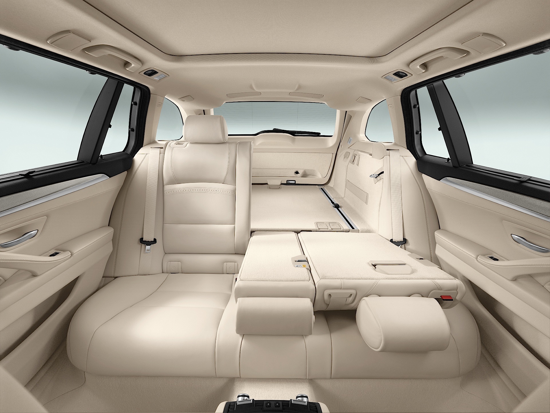 Bmw 5 Series Touring photo 55