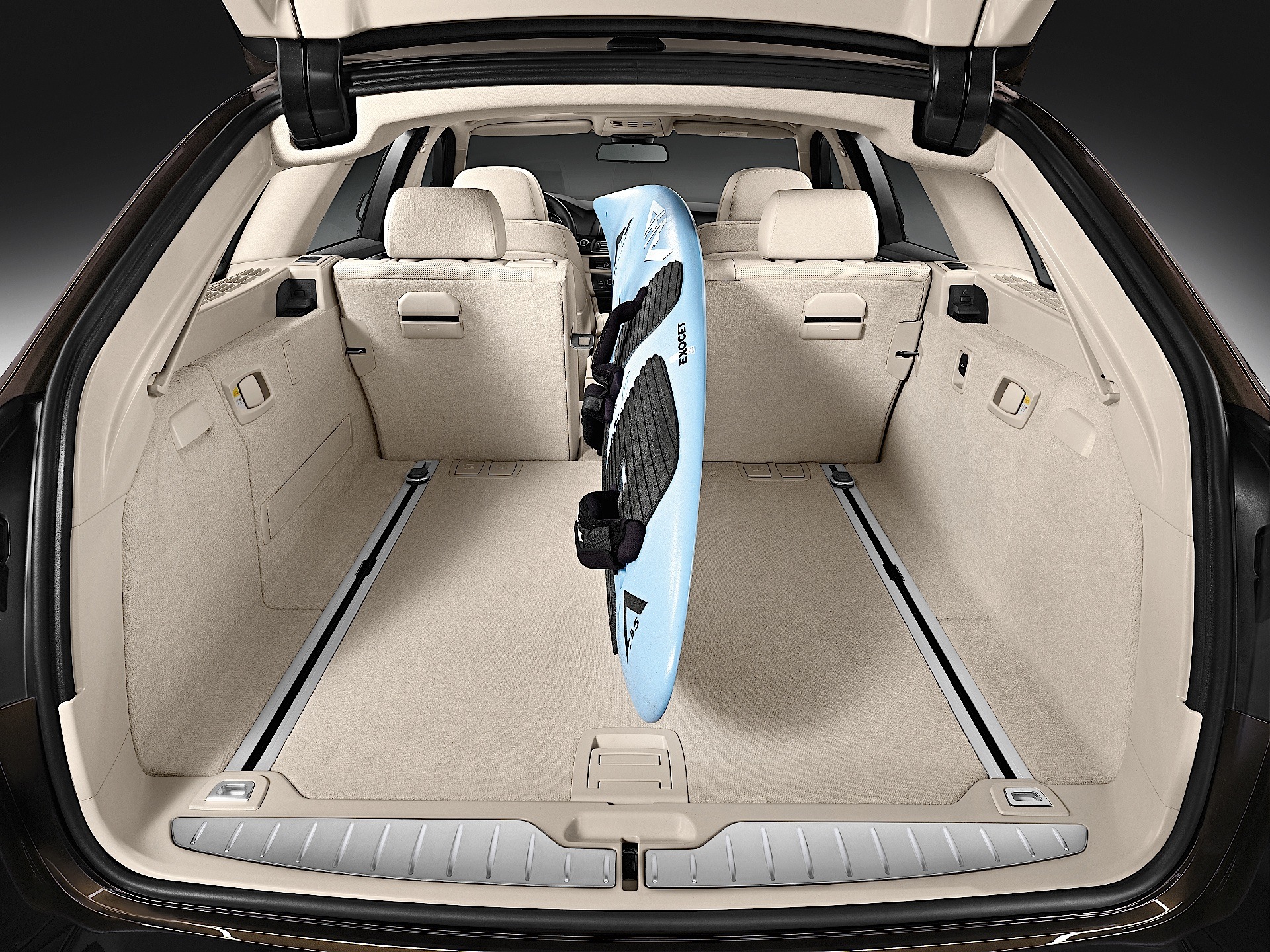 Bmw 5 Series Touring photo 72