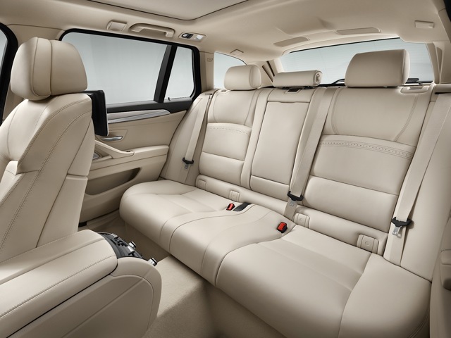 Bmw 5 Series Touring foto 75