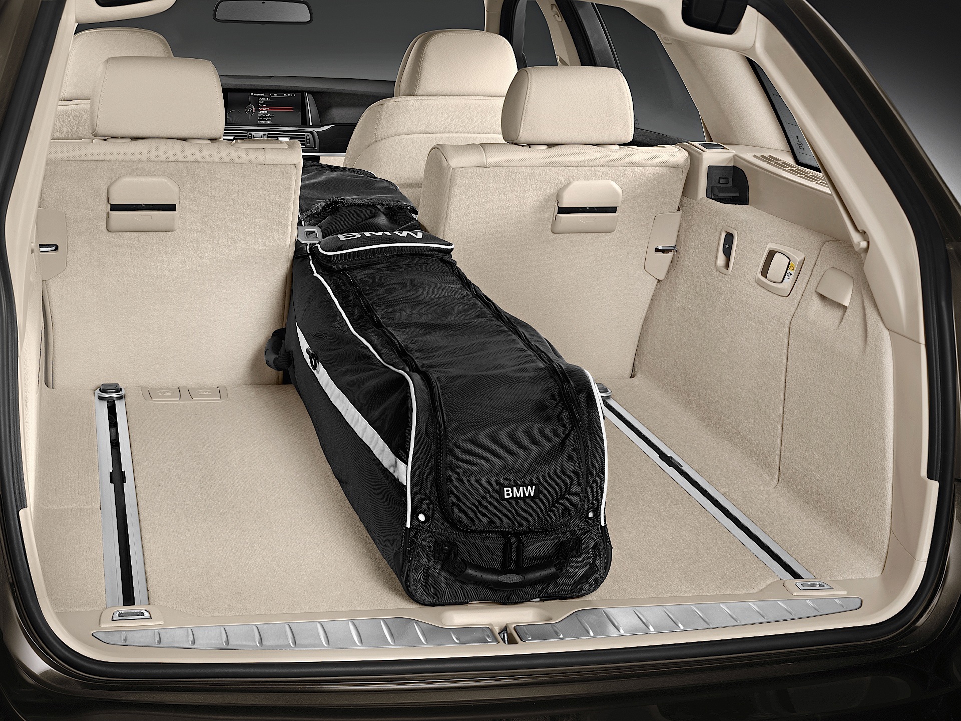 Bmw 5 Series Touring photo 77