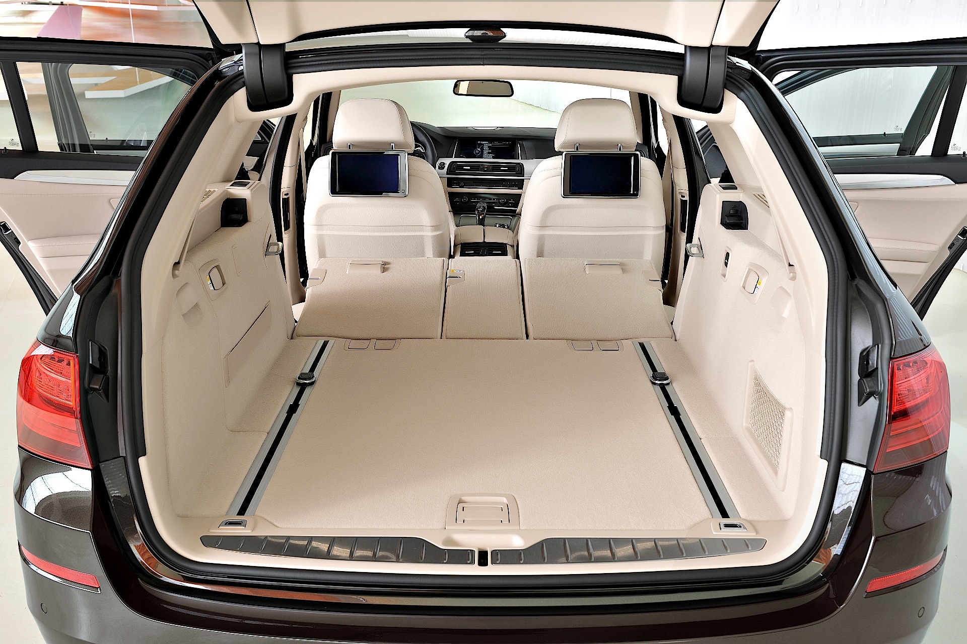 Bmw 5 Series Touring photo 78