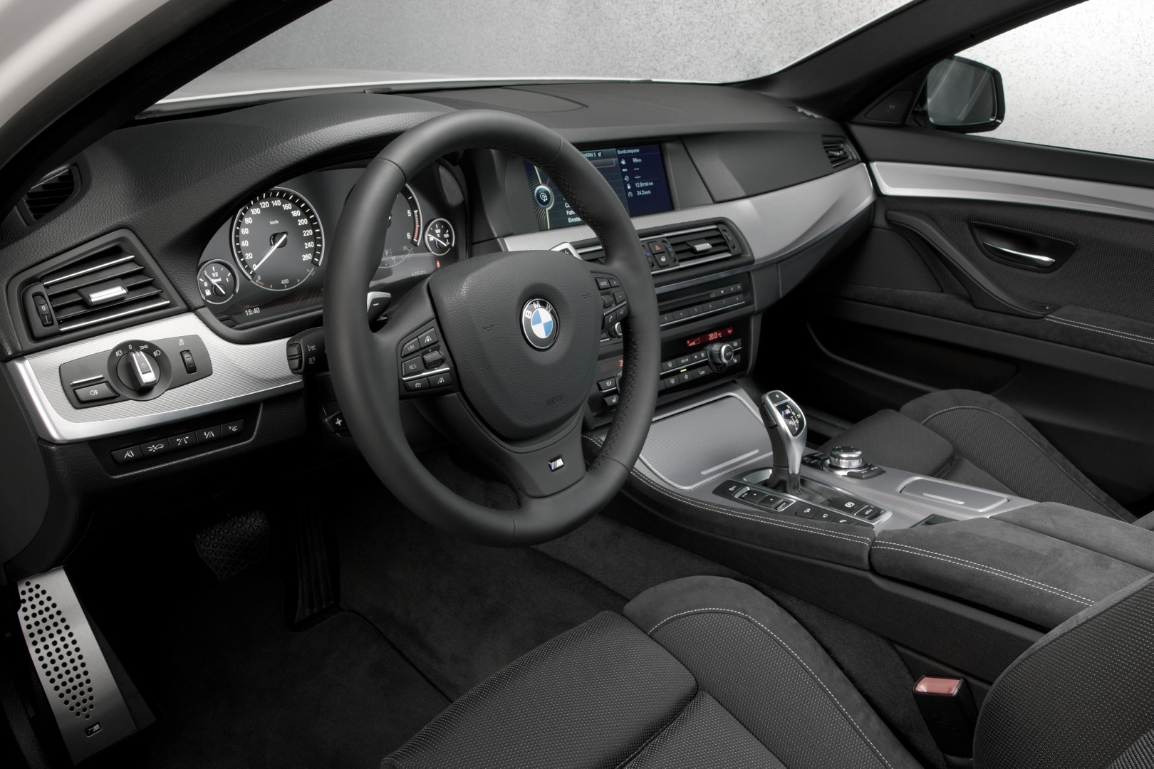 Bmw 5 Series Touring photo 84