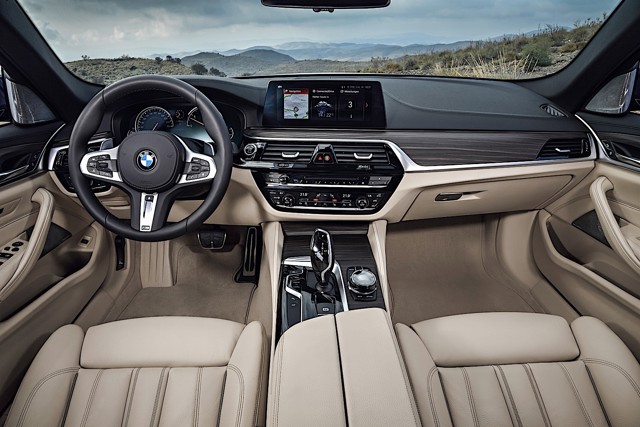 Bmw 5 Series Touring foto 26