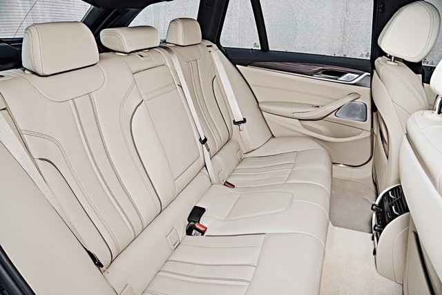 Bmw 5 Series Touring foto 28