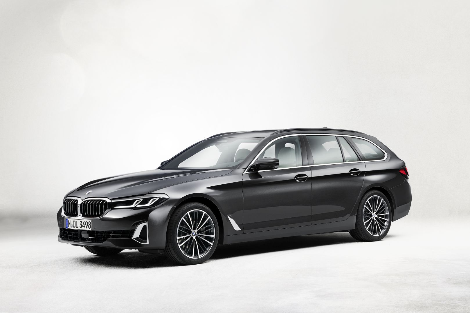 Bmw 5 Series Touring photo 16
