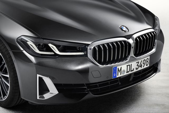 Bmw 5 Series Touring Foto 28