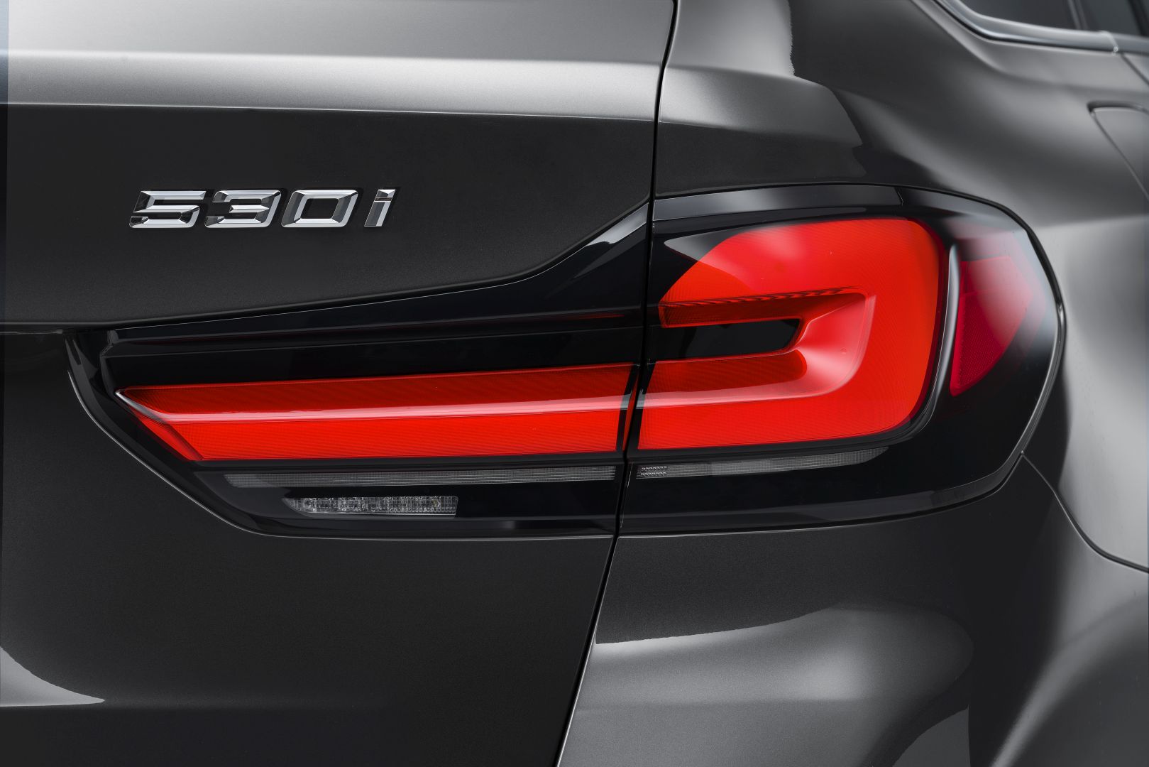 Bmw 5 Series Touring photo 29