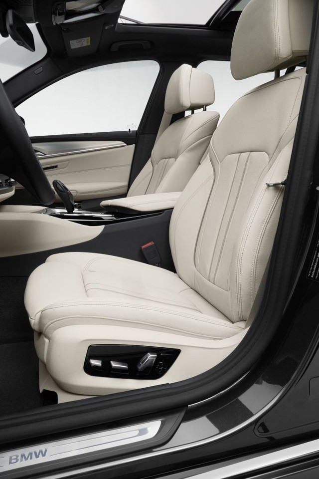 Bmw 5 Series Touring Foto 35