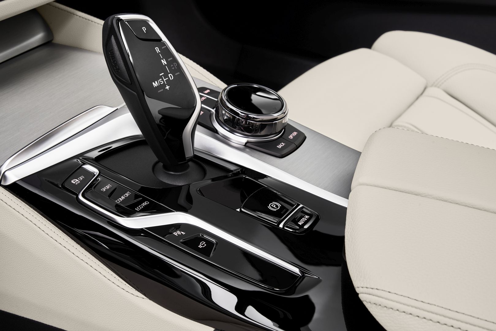 Bmw 5 Series Touring photo 38